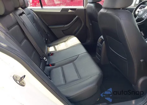 2014 Volkswagen Jetta 1.8T Se z USA, uszkodzony, nr VIN 3VWD07AJ8EM242456